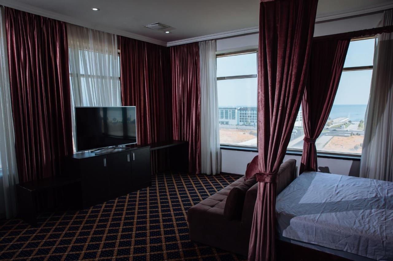 Hotel Corniche 4*