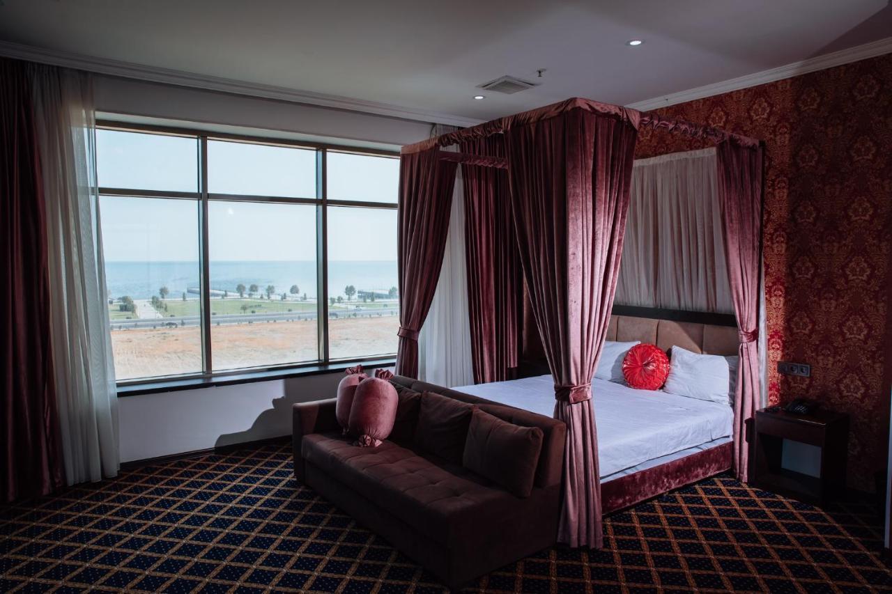 Corniche Hotel 4*