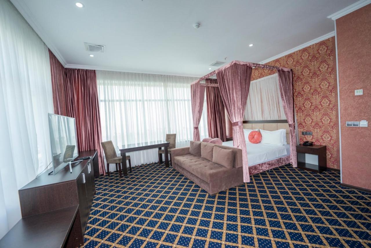 Corniche Hotel 4*