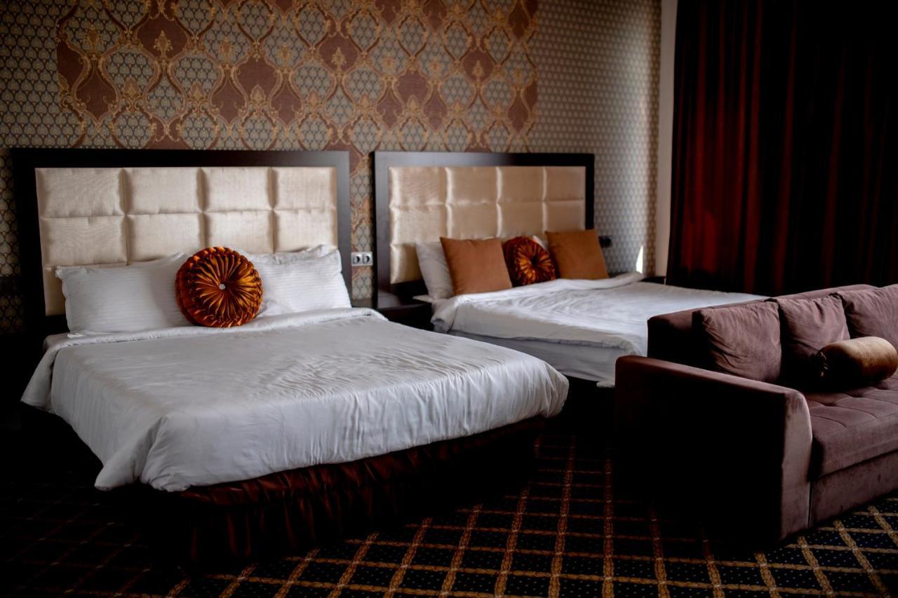 Corniche Hotel 4*