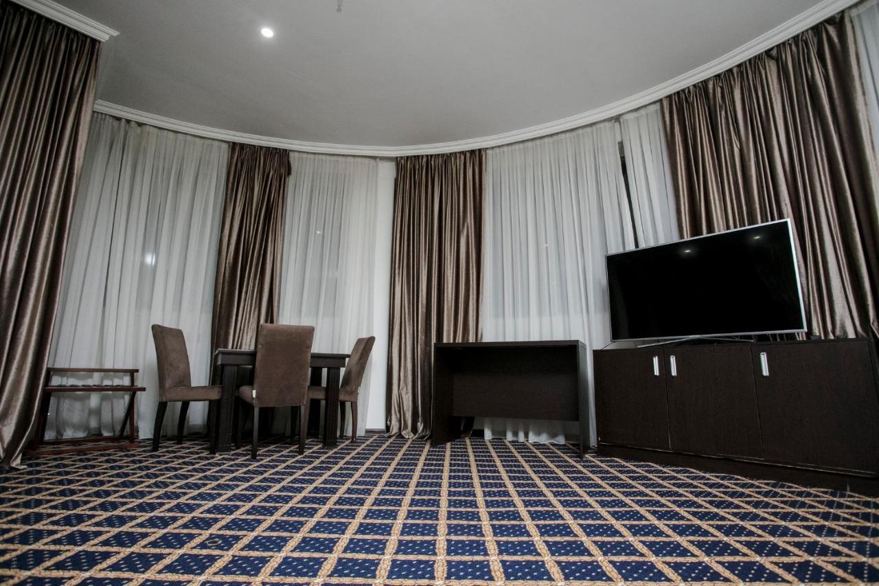 Hotel Corniche 4*